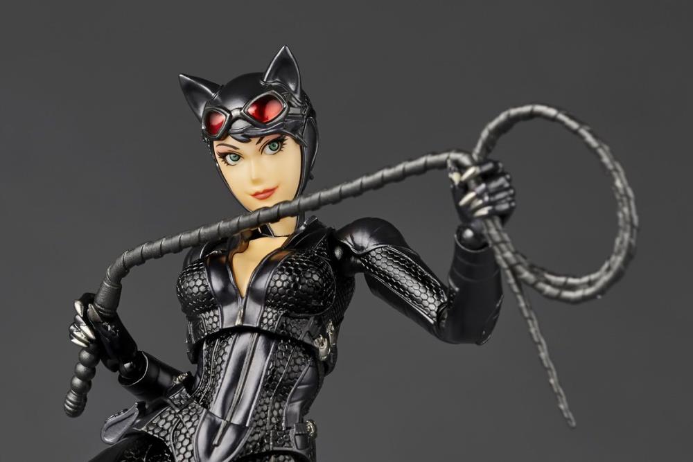 Batman: Arkham Knight Amazing Yamaguchi Revoltech NR022 Catwoman w/ Bonus Unmasked Head