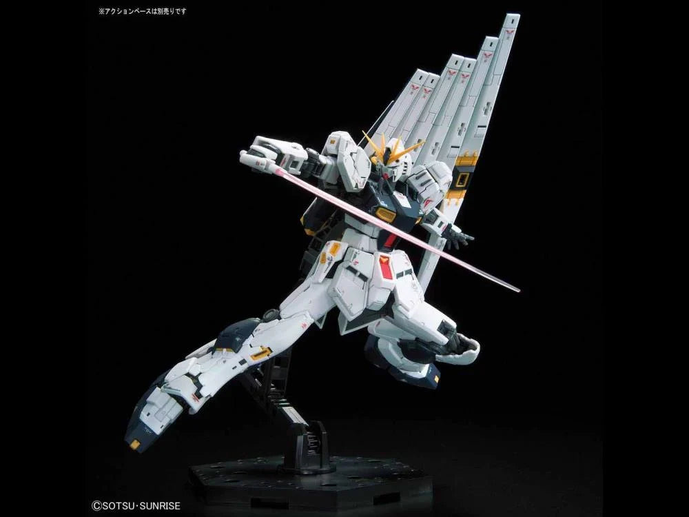 Mobile Suit Gundam: Char's Counterattack RG#32 Nu Gundam 1/144 Scale Model Kit