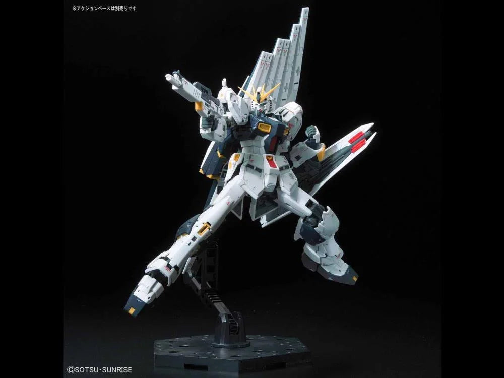 Mobile Suit Gundam: Char's Counterattack RG#32 Nu Gundam 1/144 Scale Model Kit