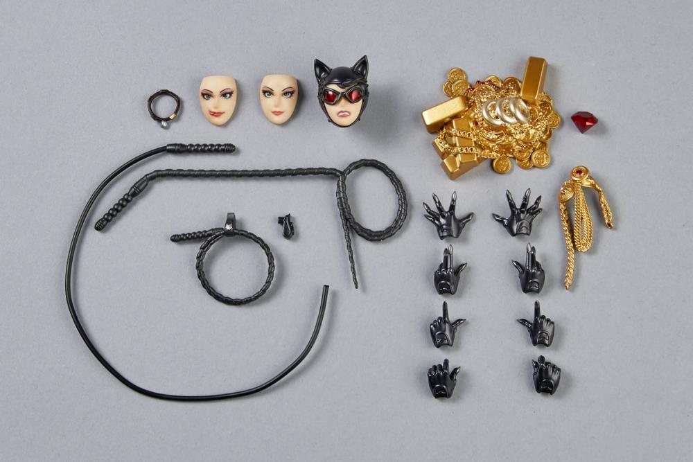 Batman: Arkham Knight Amazing Yamaguchi Revoltech NR022 Catwoman w/ Bonus Unmasked Head