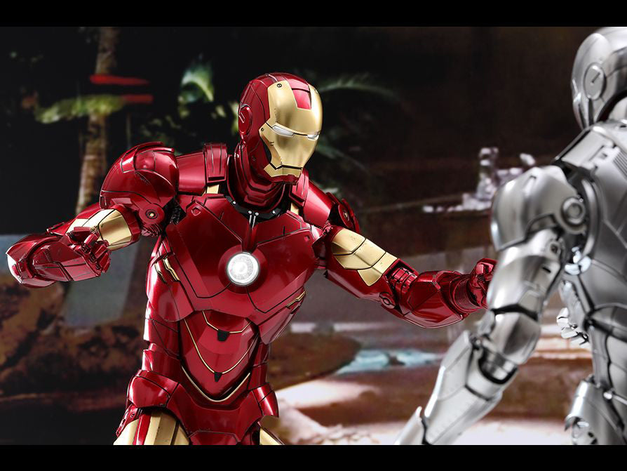 Iron Man 2 MMS462D22 Iron Man Mark IV 1/6th Scale Figure with Suit-Up Gantry