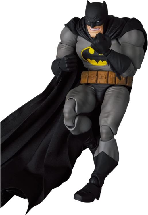 PRE-ORDER - The Dark Knight Returns MAFEX No.204 Batman & Horse