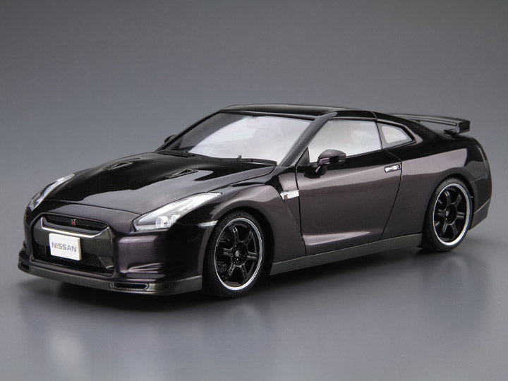 Nissan (2009) R35 GT-R Spec-V 1/24 Scale Model Kit