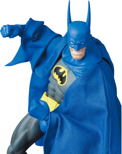 PRE-ORDER - Batman: Knightfall MAFEX No.215 Batman (Knight Crusader)