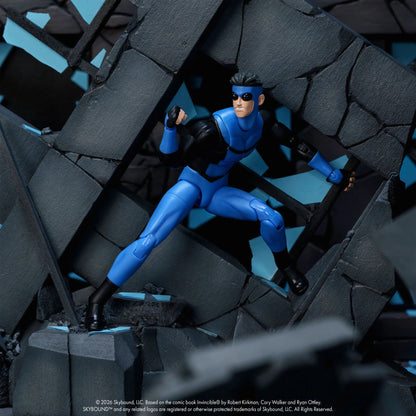 Pre-Order: IInvincible Invincible 1/12 Scale Action Figure