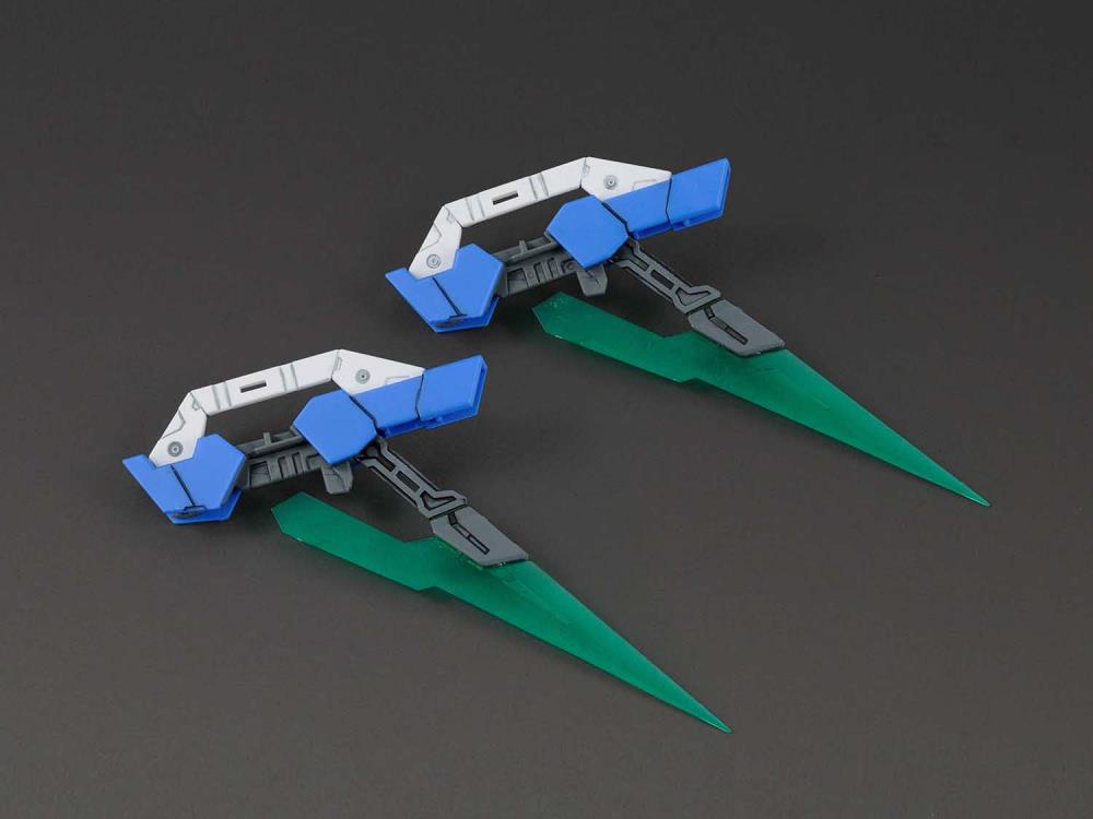 Mobile Suit Gundam 00V MG 00 QAN[T] (Full Saber) 1/100 Scale Model Kit