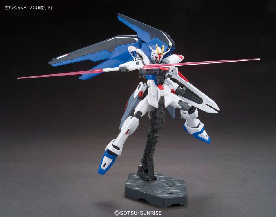 Mobile Suit Gundam SEED HGCE Freedom Gundam 1/144 Scale Model Kit