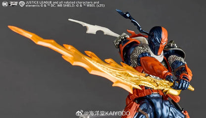 Pre-Order -DC Comics Amazing Yamaguchi Revoltech NR059 Deathstroke (Ver. 1.5)