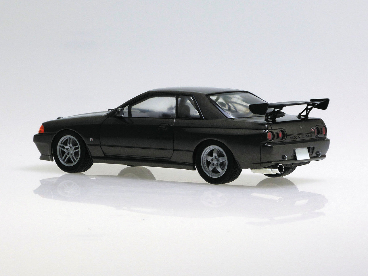 Aoshima Initial D 1/24 R.Hojyo BNR32 Skyline GT-R Plastic Model