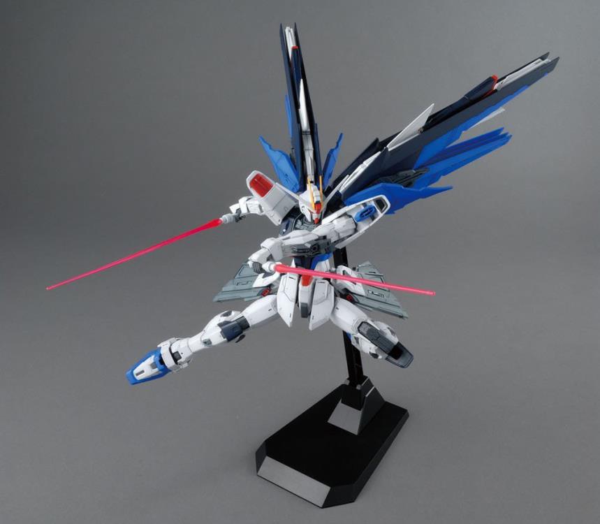 Mobile Suit Gundam SEED MG Freedom Gundam 2.0 1/100 Scale Model Kit (Reissue)