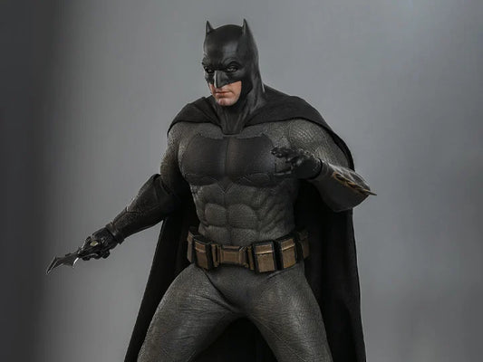 Batman v Superman: Dawn of Justice MMS731 Batman (Ver.2) 1/6th Scale Collectible Figure