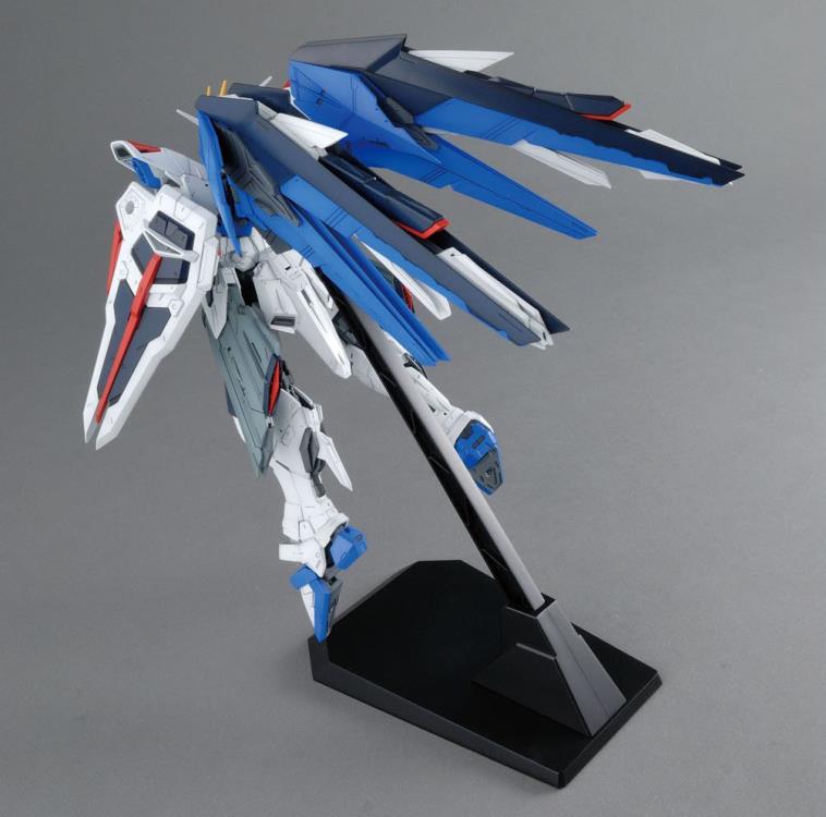 Mobile Suit Gundam SEED MG Freedom Gundam 2.0 1/100 Scale Model Kit (Reissue)