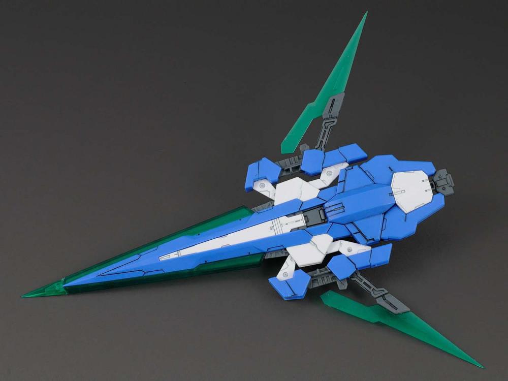 Mobile Suit Gundam 00V MG 00 QAN[T] (Full Saber) 1/100 Scale Model Kit