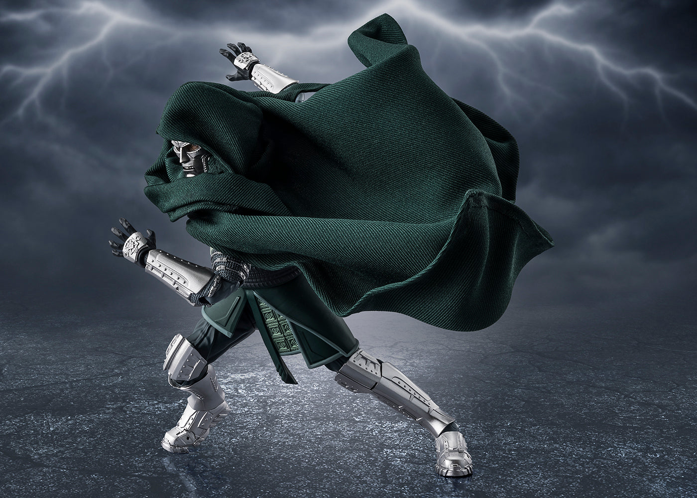 Pre-Order: S.H.Figuarts Doctor Doom (Avengers: Doomsday) Action Figure