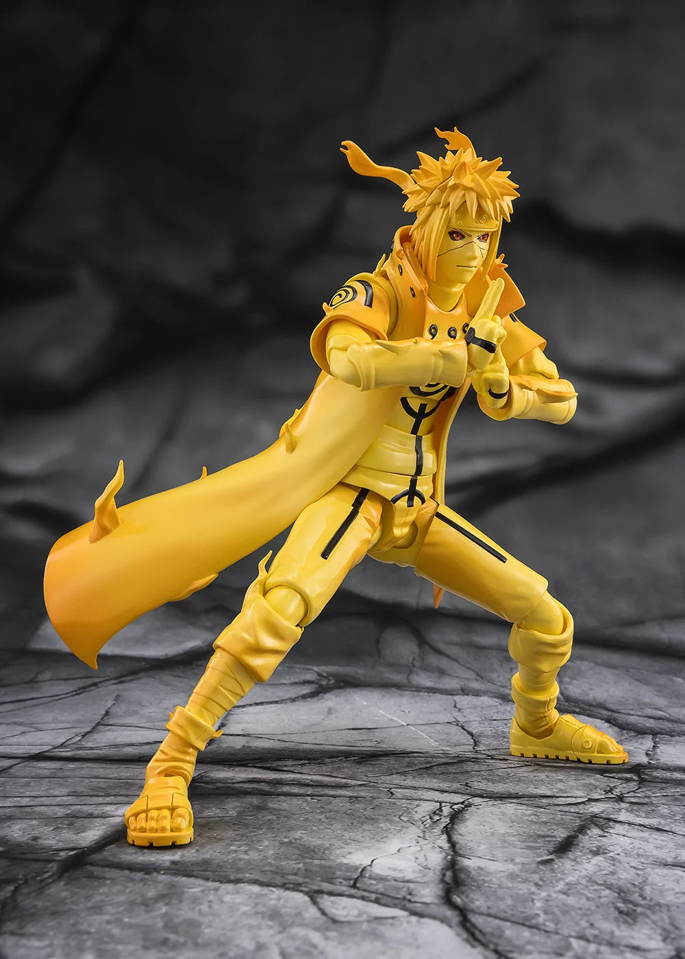 Pre-Order: Naruto: Shippuden S.H.Figuarts Minato Namikaze (Kurama Link Mode) (Bond of Light That Shatters Darkness) Action Figure