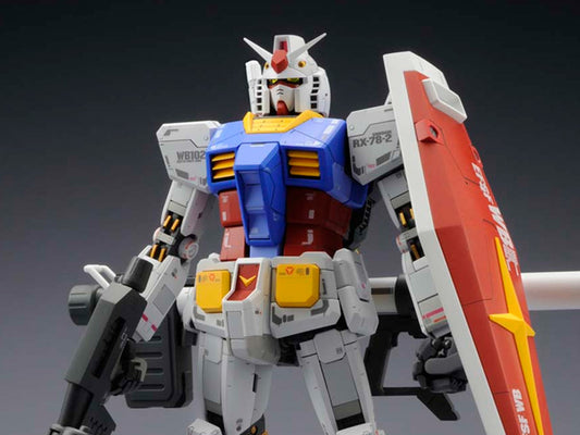 Mobile Suit Gundam MG RX-78-2 Gundam Ver. 3.0 1/100 Scale Model Kit (New Packaging)