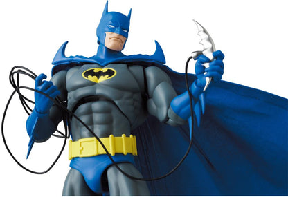 PRE-ORDER - Batman: Knightfall MAFEX No.215 Batman (Knight Crusader)