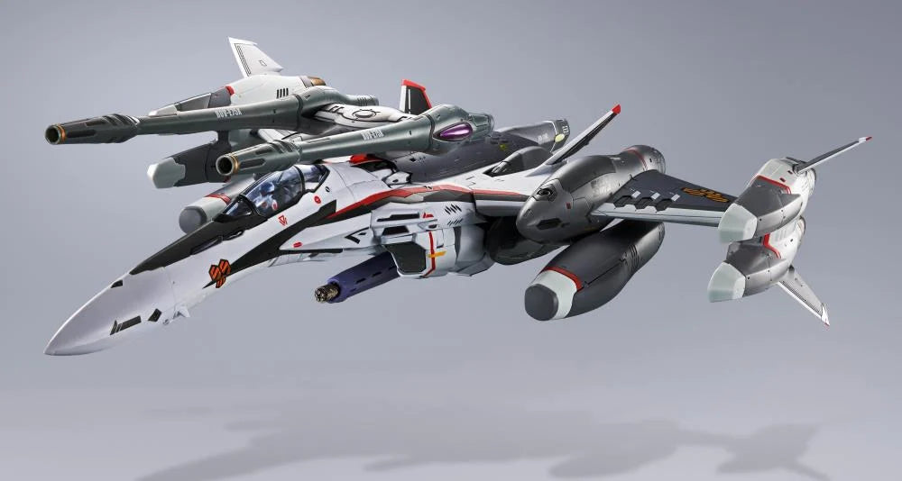 PRE-ORDER - Macross Frontier: The False Songstress DX Chogokin VF-25F Tornado Messiah Valkyrie (Alto Saotome Machine Revival Ver.)