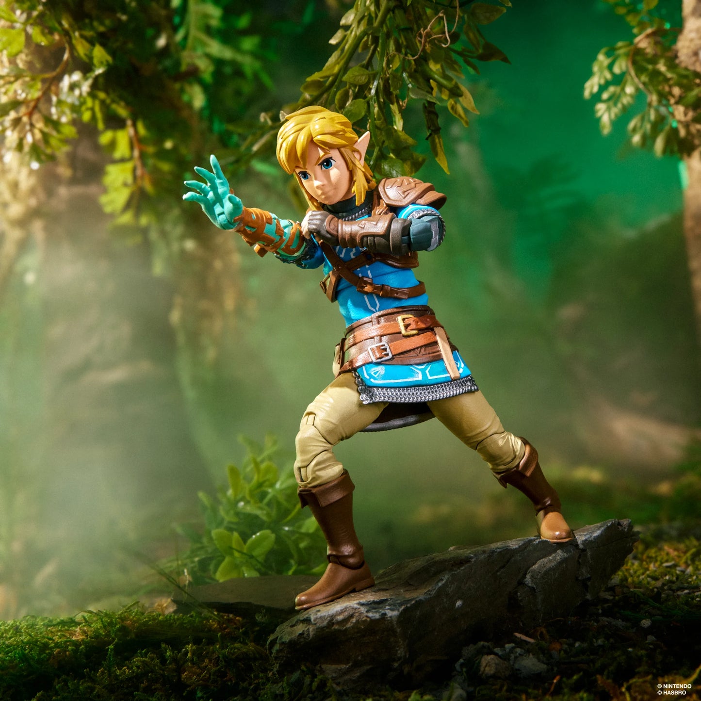 Pre-Order - The Legend of Zelda: Tears of the Kingdom Heroes of Hyrule Link Action Figure