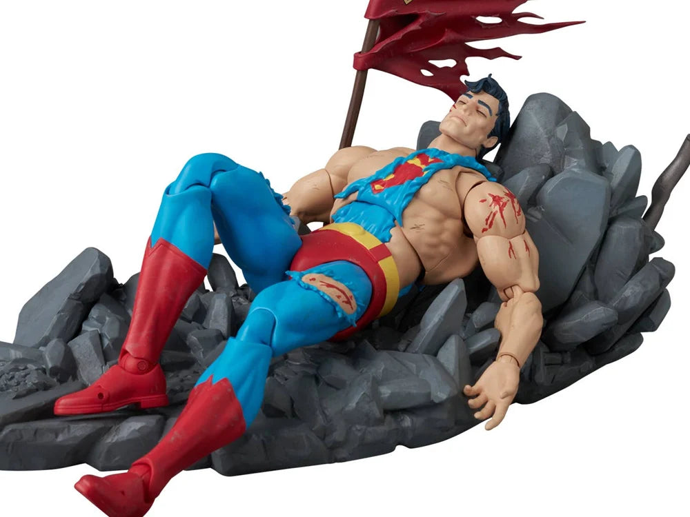 Pre-Order: Death of Superman MAFEX No.324 Superman (Battle Damaged Ver.) Action Figure