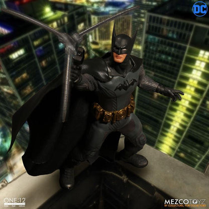 DC Comics One:12 Collective Batman Ascending Knight Mezco Exclusive (Black and Gold)