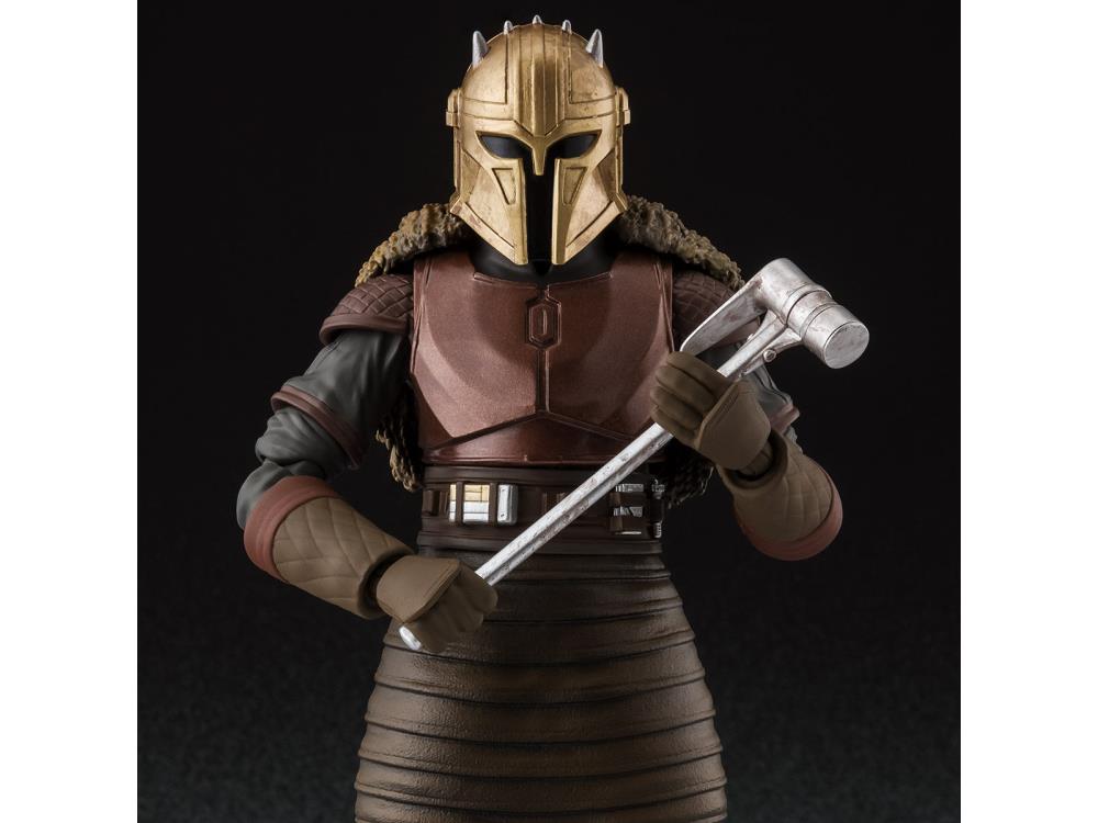 The Mandalorian S.H.Figuarts The Armorer Exclusive