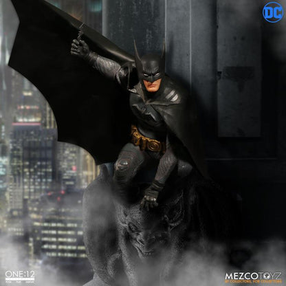 DC Comics One:12 Collective Batman Ascending Knight Mezco Exclusive (Black and Gold)