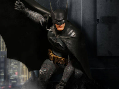 DC Comics One:12 Collective Batman Ascending Knight Mezco Exclusive (Black and Gold)