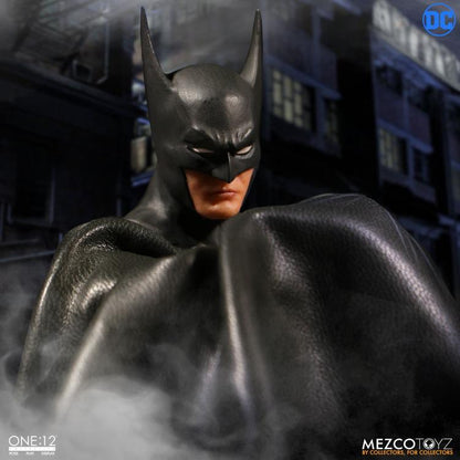 DC Comics One:12 Collective Batman Ascending Knight Mezco Exclusive (Black and Gold)