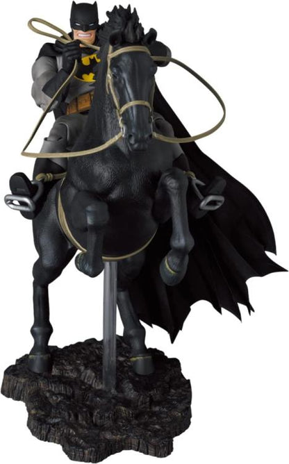 PRE-ORDER - The Dark Knight Returns MAFEX No.204 Batman & Horse