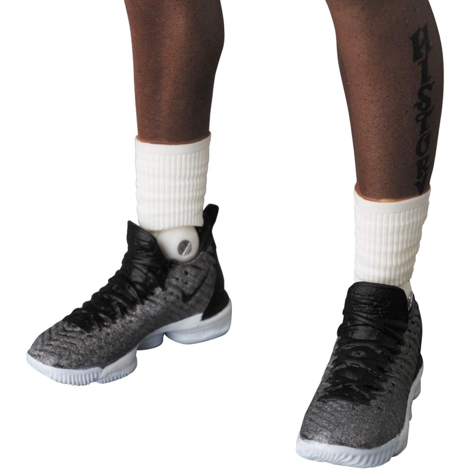 LeBron James MAFEX No.127 Figure