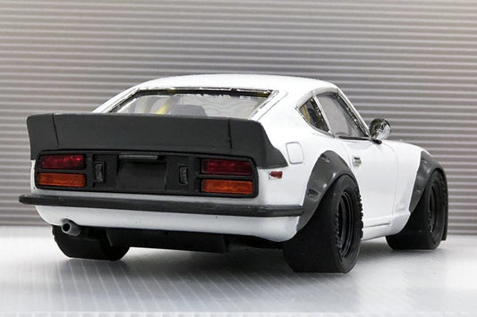 Nissan (1975) S30 Fairlady Z Aero Custom Ver. 2 (White) 1/24 Scale Model Kit