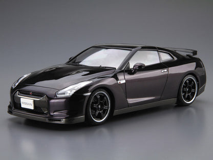 Nissan (2009) R35 GT-R Spec-V 1/24 Scale Model Kit