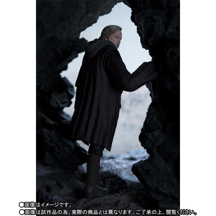 Star Wars S.H.Figuarts Luke Skywalker (The Last Jedi) Exclusive