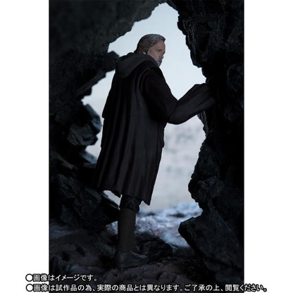 Star Wars S.H.Figuarts Luke Skywalker (The Last Jedi) Exclusive